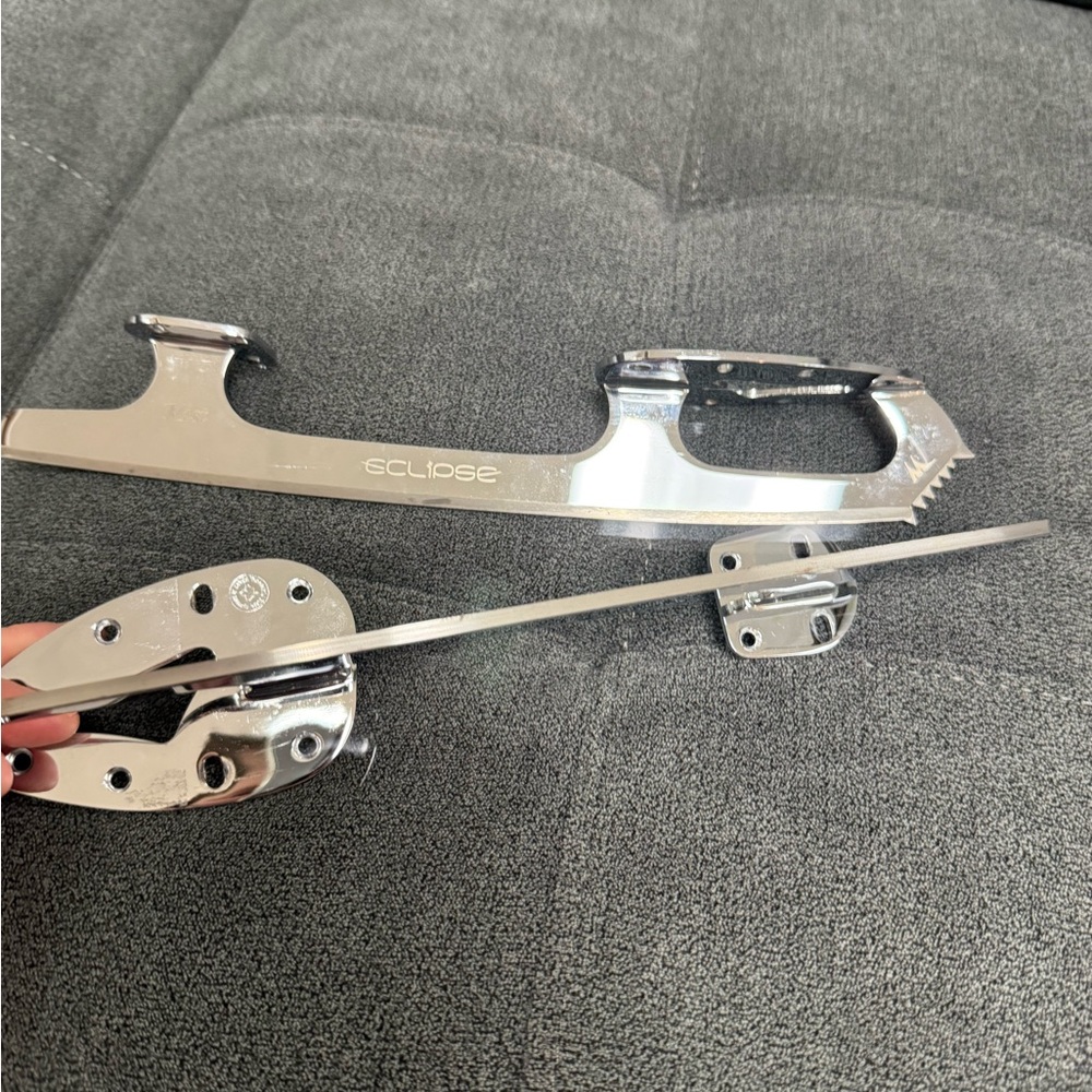 Eclipse mist figure skate blades 9.5